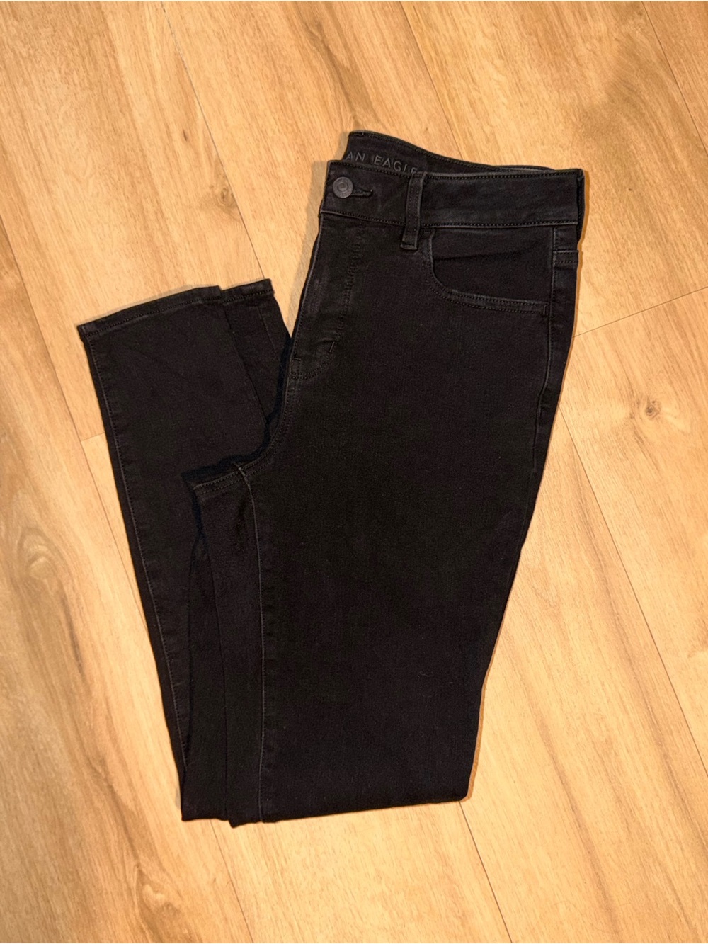 American Eagle women’s black jegging